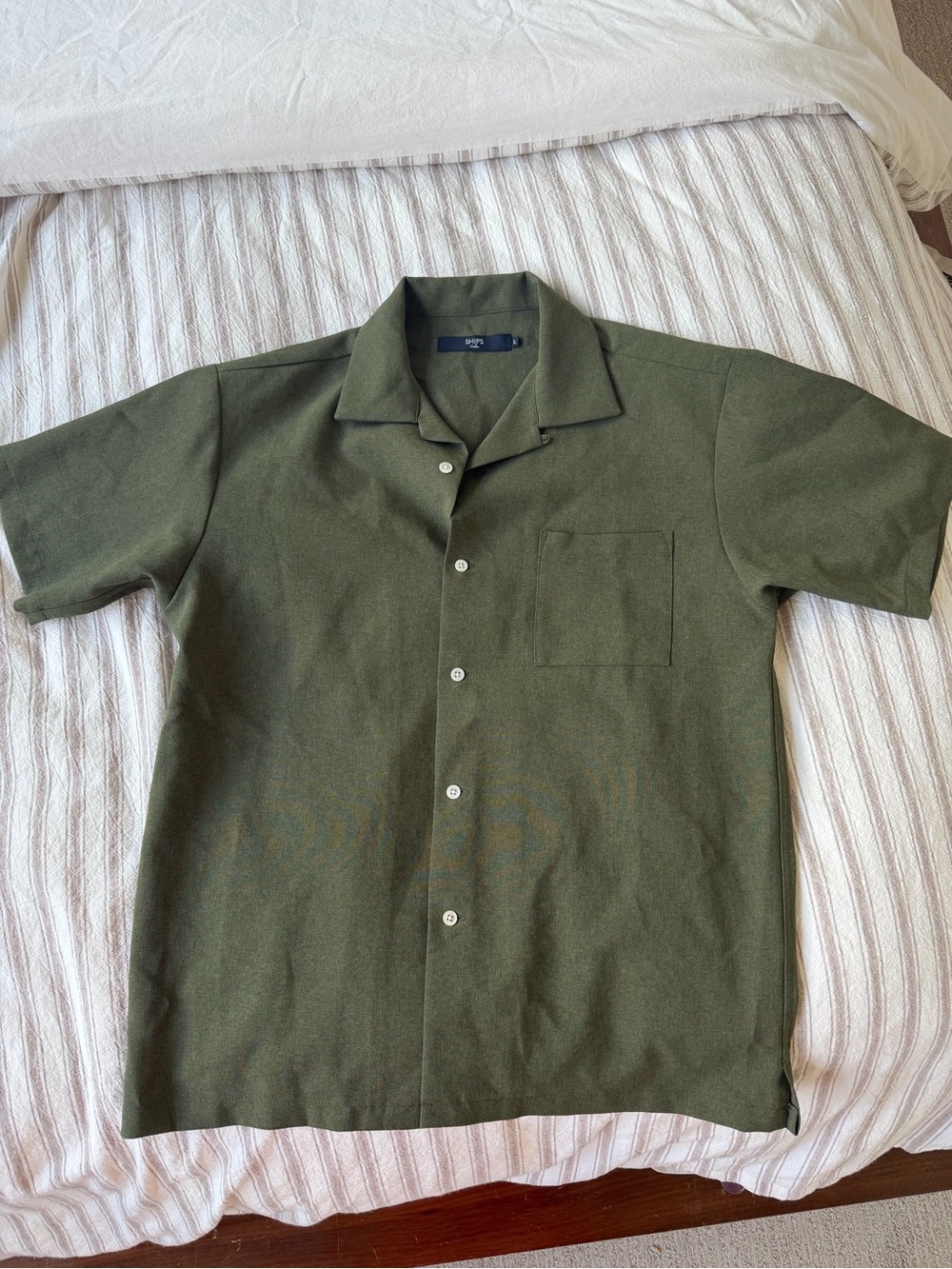 Casual Olive Green Short-Sleeve Button-Down Shirt -